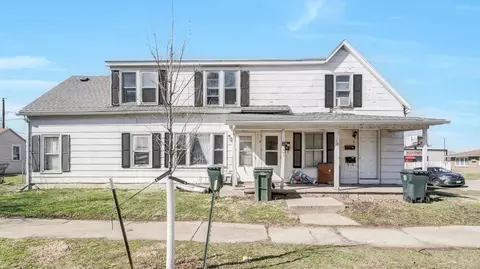 501 W 2nd St, Cedar Falls, IA 50613