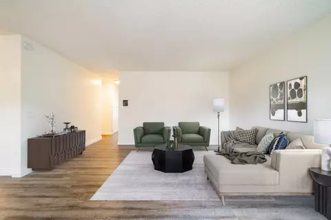 180 Canyon Dr, Oceanside, CA 92054