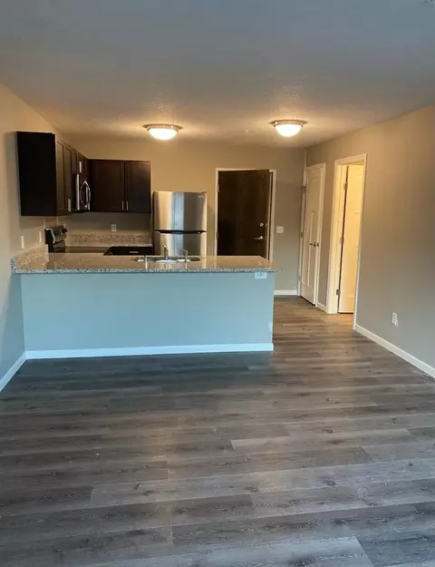400 Western Cir, Watkins, MN 55389