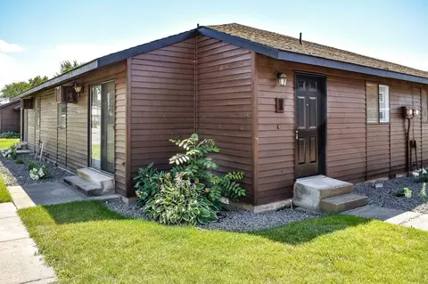 221 NE Birch Ave, College Place, WA 99324