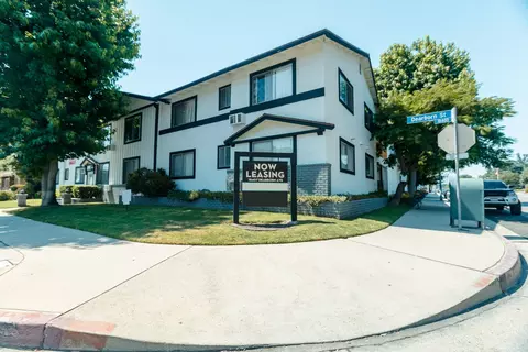 18407 Dearborn St, Los Angeles, CA 91325