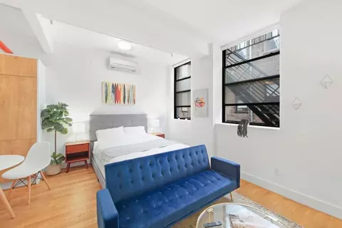 W 45th St, New York, NY 10036