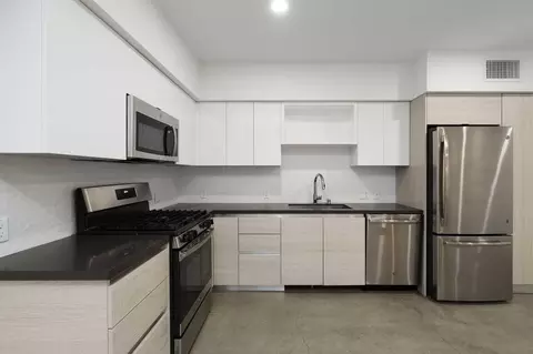 2409 Griffith Park Blvd, Los Angeles, CA 90039