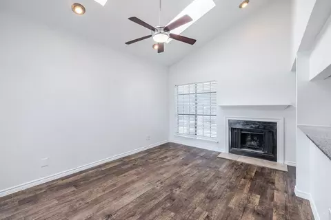 9727 Whitehurst Dr, Dallas, TX 75243