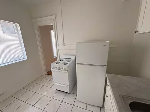 2002 W Sunset Blvd, Los Angeles, CA 90026