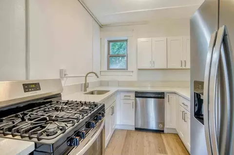 924 SW 16th Ave, Portland, OR 97205