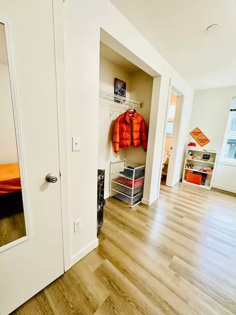 4215 9th Ave NE, Seattle, WA 98105