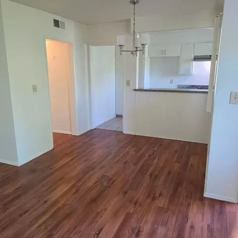 275 S Oakland Ave, Pasadena, CA 91101