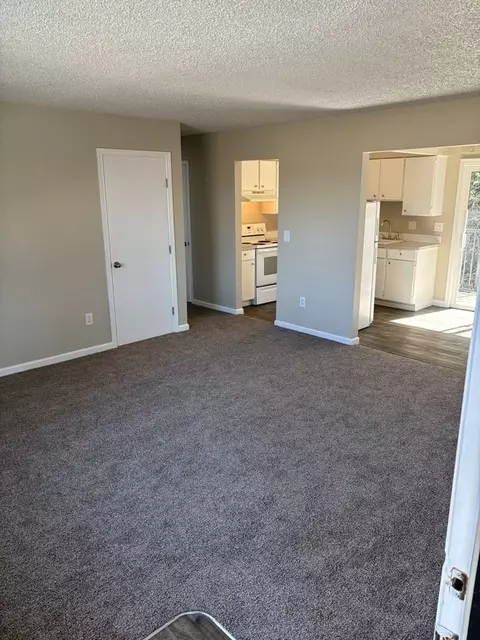 1402 SW Hall St, Portland, OR 97201