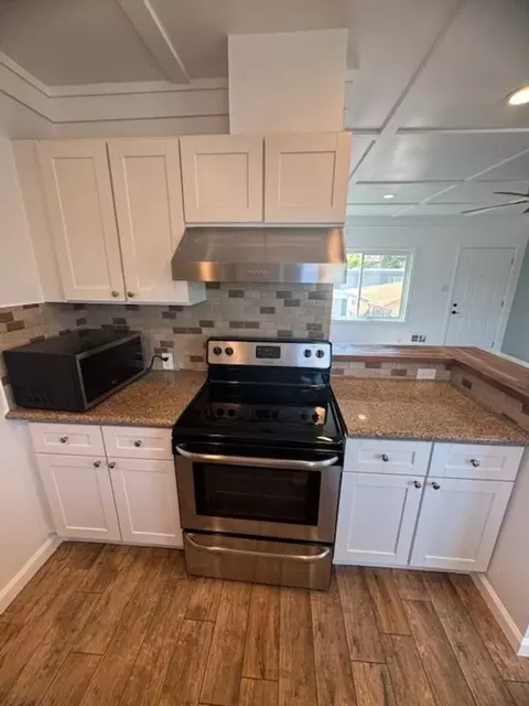 1160 Manhattan Beach Blvd, Manhattan Beach, CA 90266