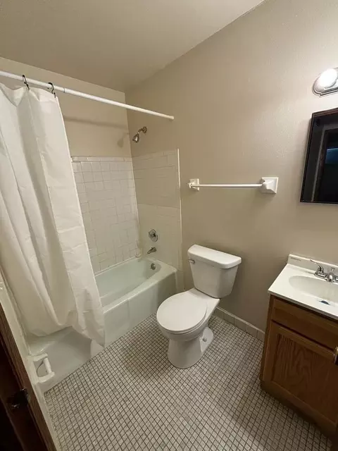 9900 W Fond Du Lac Ave, Milwaukee, WI 53224