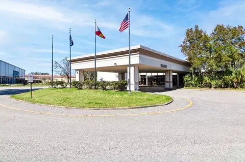 2032 SEvangeline Trwy, Lafayette, LA 70508