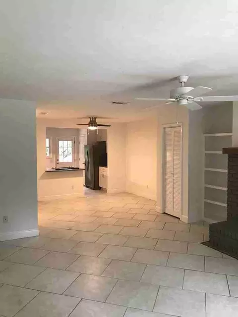 32303 Pullen Rd, Tallahassee, FL 32303