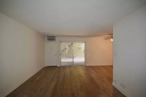 10855 Morrison St, North Hollywood, CA 91601