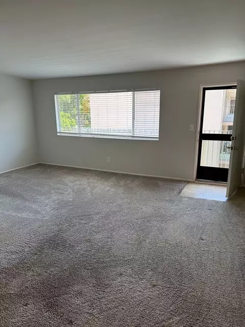 24035 Ocean Ave, Torrance, CA 90505