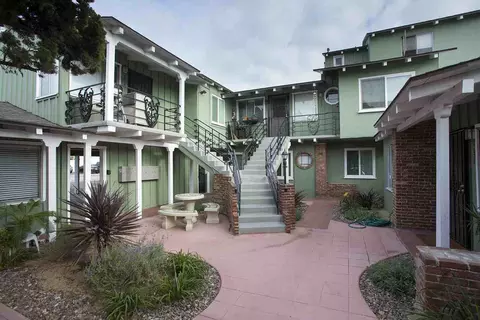 1617 Scott St, San Diego, CA 92106