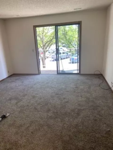 5101 Co 5101 Grover St, Omaha, NE 68106