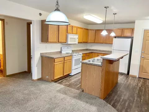 3450 8th Ave S, Moorhead, MN 56560