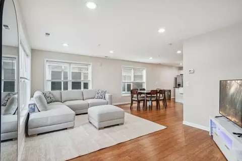 Lyndale Pl, Minneapolis, MN 55405