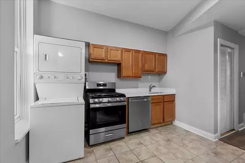 1127 N State St, Chicago, IL 60610