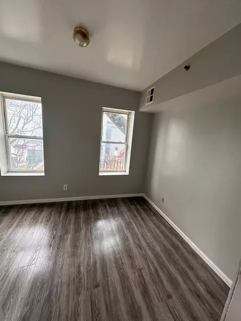 102 Beech St, Paterson, NJ 07501