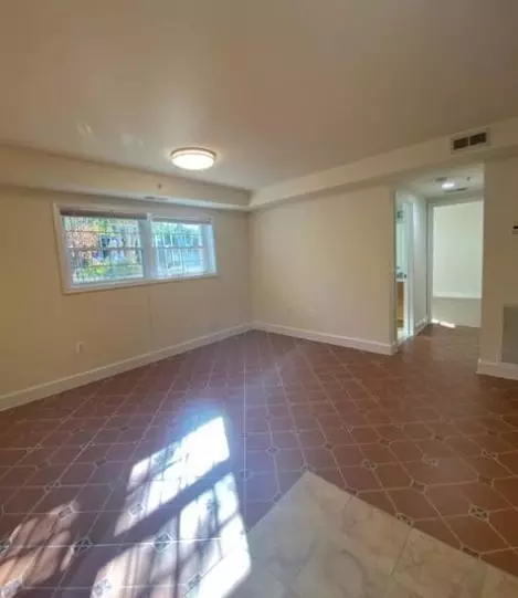 1327 Euclid St NW, Washington, DC 20009