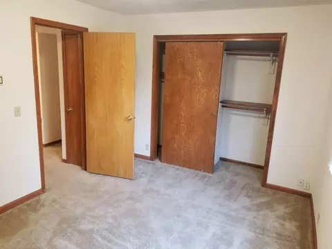 Arbor Cir, Omaha, NE 68106