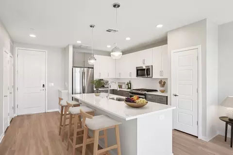 777 E Stella Ln, Phoenix, AZ 85014 photo 3