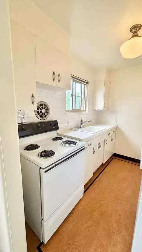815 SE 42nd Ave, Portland, OR 97215