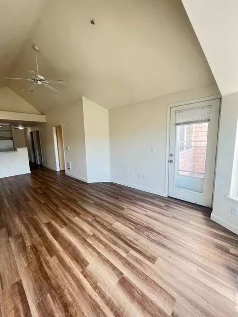 1307 N 43rd St, Seattle, WA 98103