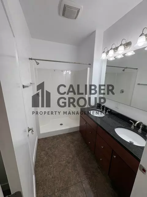 301 E 3rd St, Waterloo, IA 50703 photo 4