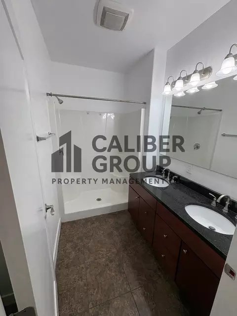 301 E 3rd St, Waterloo, IA 50703 photo 4