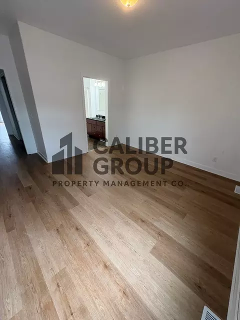 301 E 3rd St, Waterloo, IA 50703 photo 6