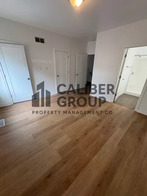 301 E 3rd St, Waterloo, IA 50703 photo 5