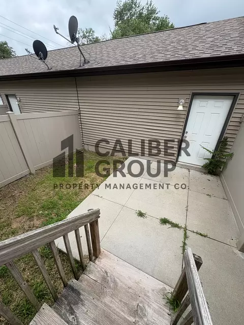 301 E 3rd St, Waterloo, IA 50703 photo 8