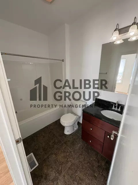 301 E 3rd St, Waterloo, IA 50703