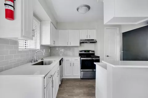 1000 Cypress Station Dr, Houston, TX 77090 photo 2