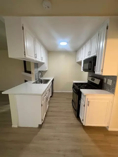 14309 Sylvan St, Van Nuys, CA 91401