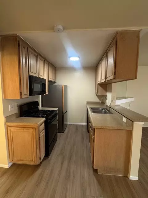 14309 Sylvan St, Van Nuys, CA 91401 photo 6