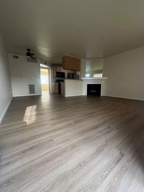 14309 Sylvan St, Van Nuys, CA 91401 photo 2