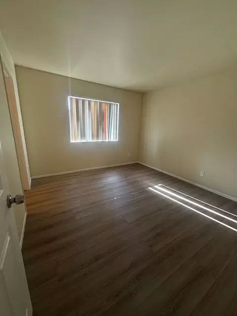 14309 Sylvan St, Van Nuys, CA 91401 photo 3