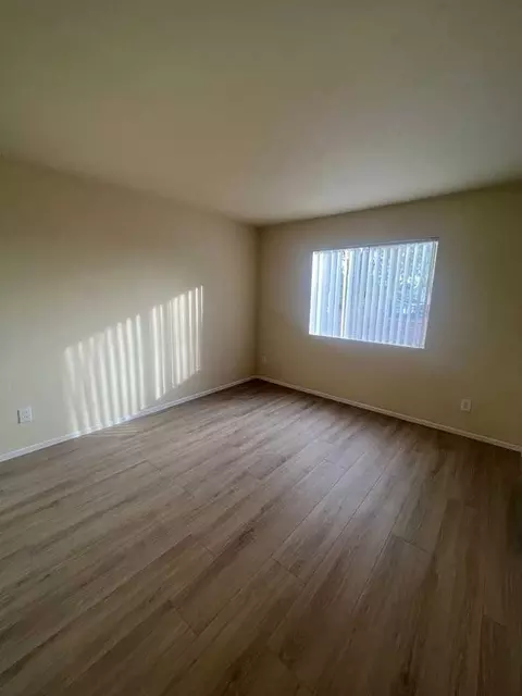 14309 Sylvan St, Van Nuys, CA 91401 photo 5