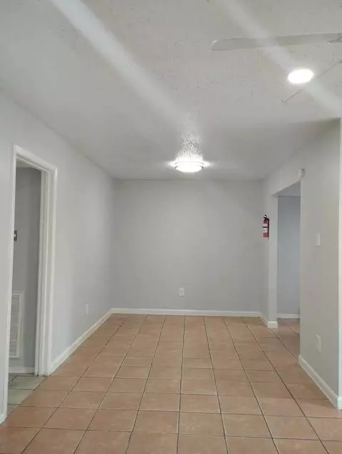 1742 Woodvine Dr, Houston, TX 77055