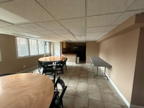 1919 2021 S Wolf Rd #1919-1919, Hillside, IL 60162