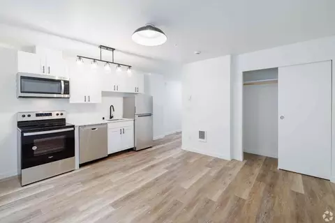 14337 32nd Ave NE, Seattle, WA 98125