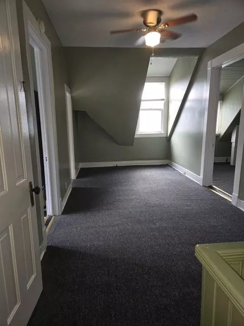 415 Belgravia Ct, Louisville, KY 40208