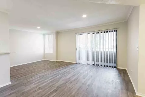 6310 Sylmar Ave, Los Angeles, CA 91401