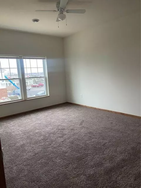 426 N Oak Crest Dr, Wales, WI 53183