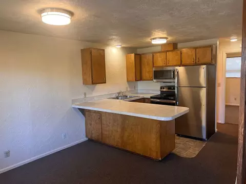 1290 E 18th Ave, Eugene, OR 97403 photo 2