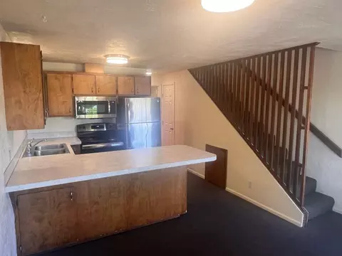1290 E 18th Ave, Eugene, OR 97403 photo 3